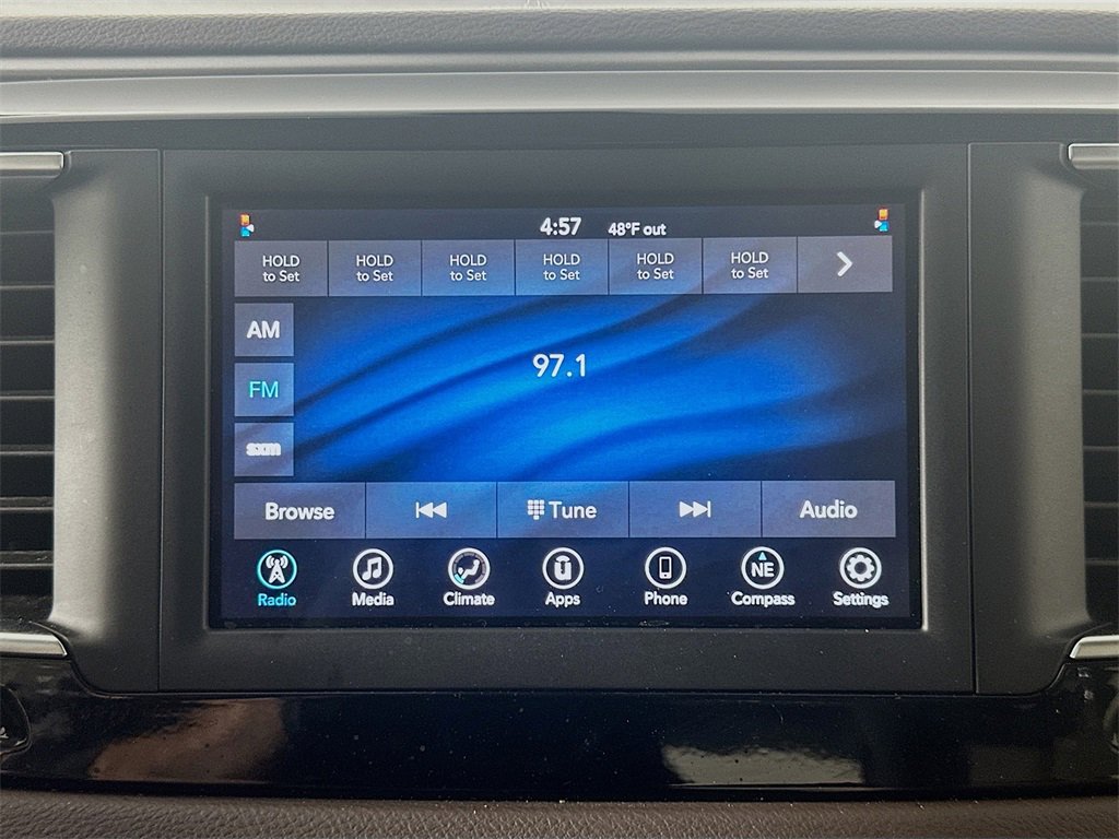 Used 2020 Chrysler Voyager LX image 17