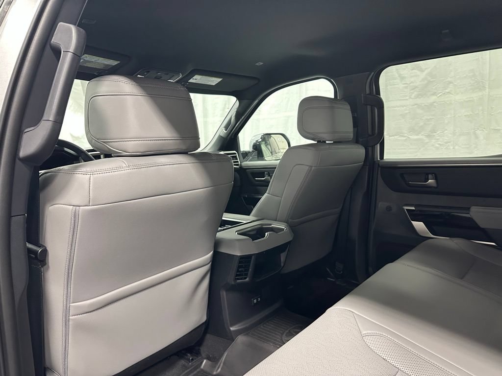 Used 2025 Toyota Tundra Limited AWD/4WD image 46