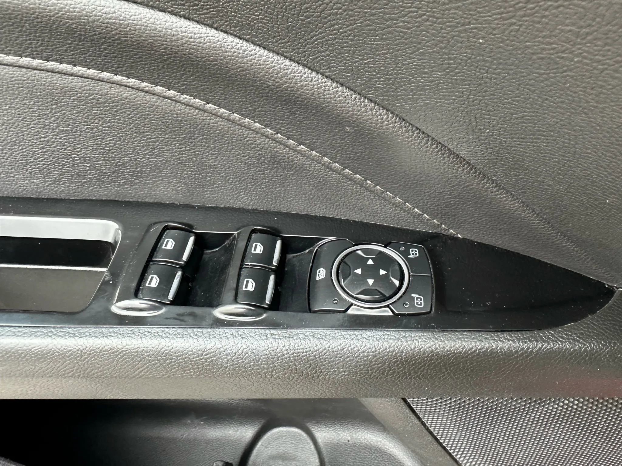 Used 2014 Ford Fusion Titanium image 16