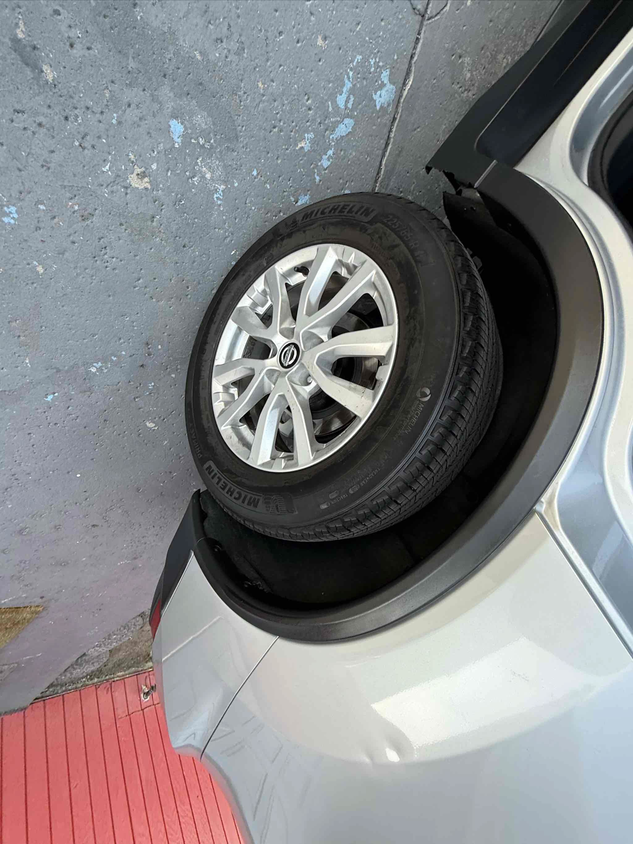 Used 2017 Nissan Rogue SV FWD image 83