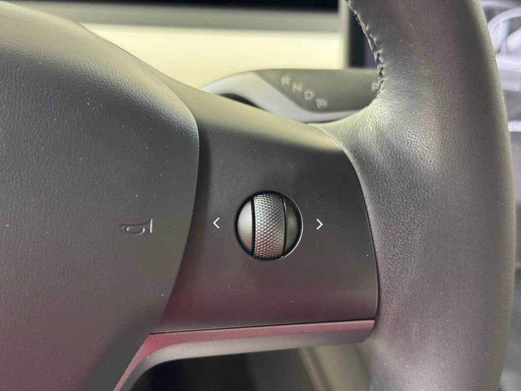 Used 2023 Tesla Model Y Long Range AWD/4WD image 34