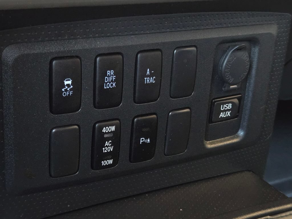 Used 2014 Toyota FJ Cruiser 4WD w/ Upgrade Package image 17