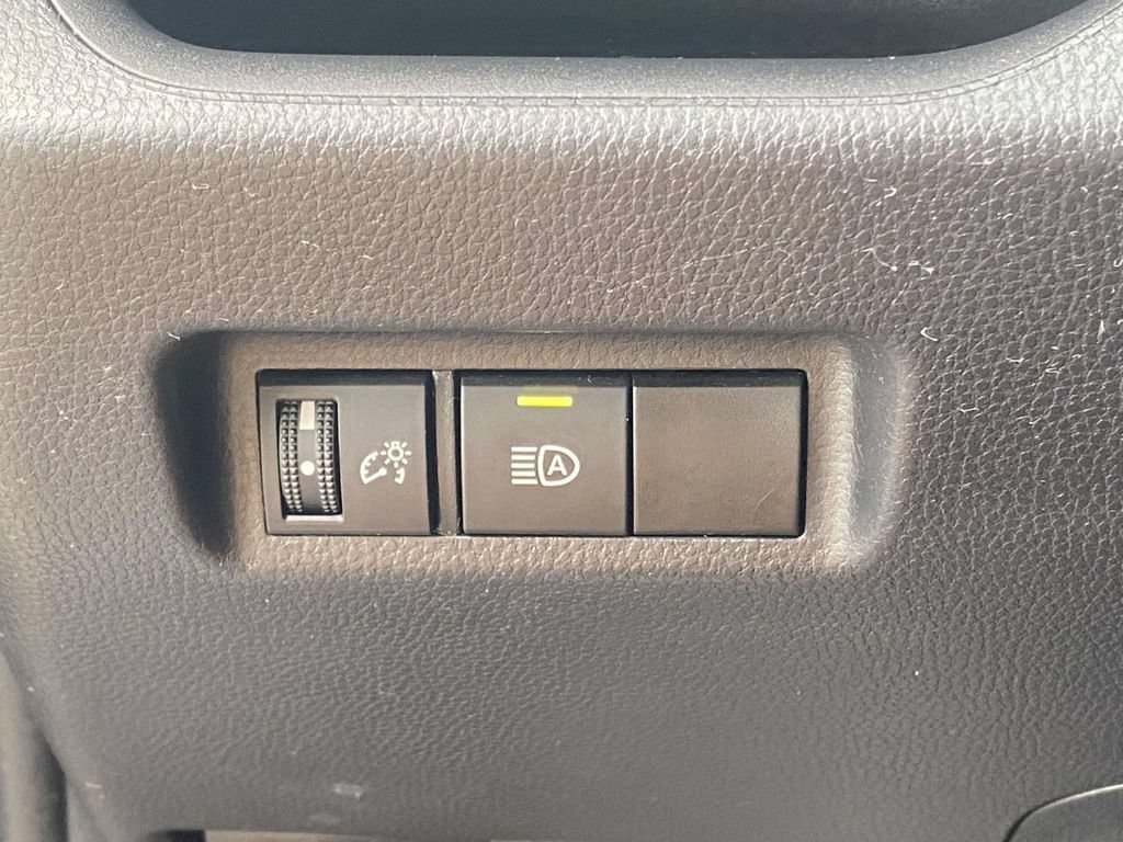 Used 2024 Toyota RAV4 XLE FWD image 17