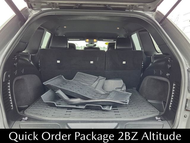 Used 2019 Jeep Grand Cherokee Altitude image 10