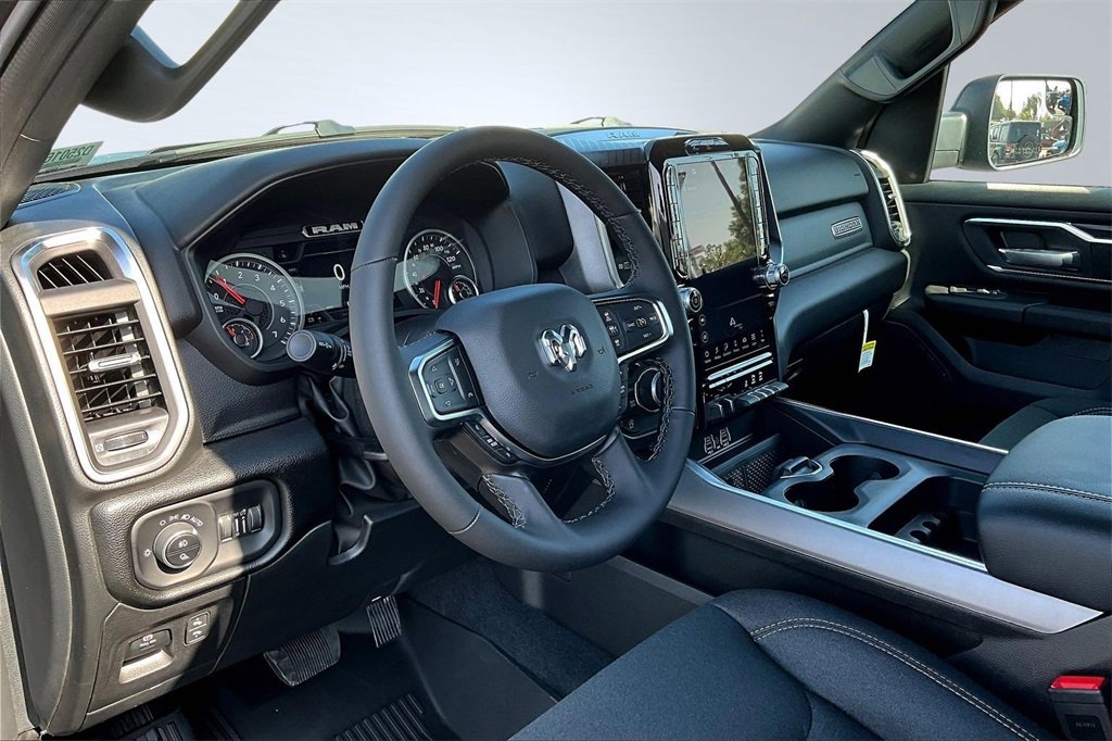 New 2026 RAM 1500 4x4 Crew Cab image 6