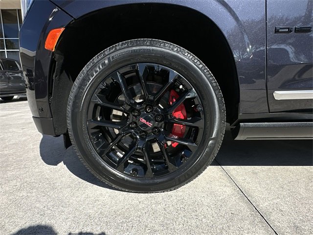 Used 2023 GMC Yukon Denali w/ Denali Reserve Package image 2