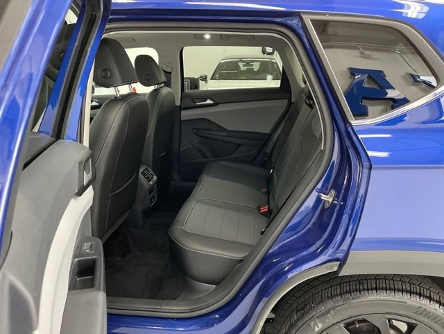 Certified 2023 Volkswagen Taos SE w/ Panoramic Sunroof Package AWD/4WD image 8