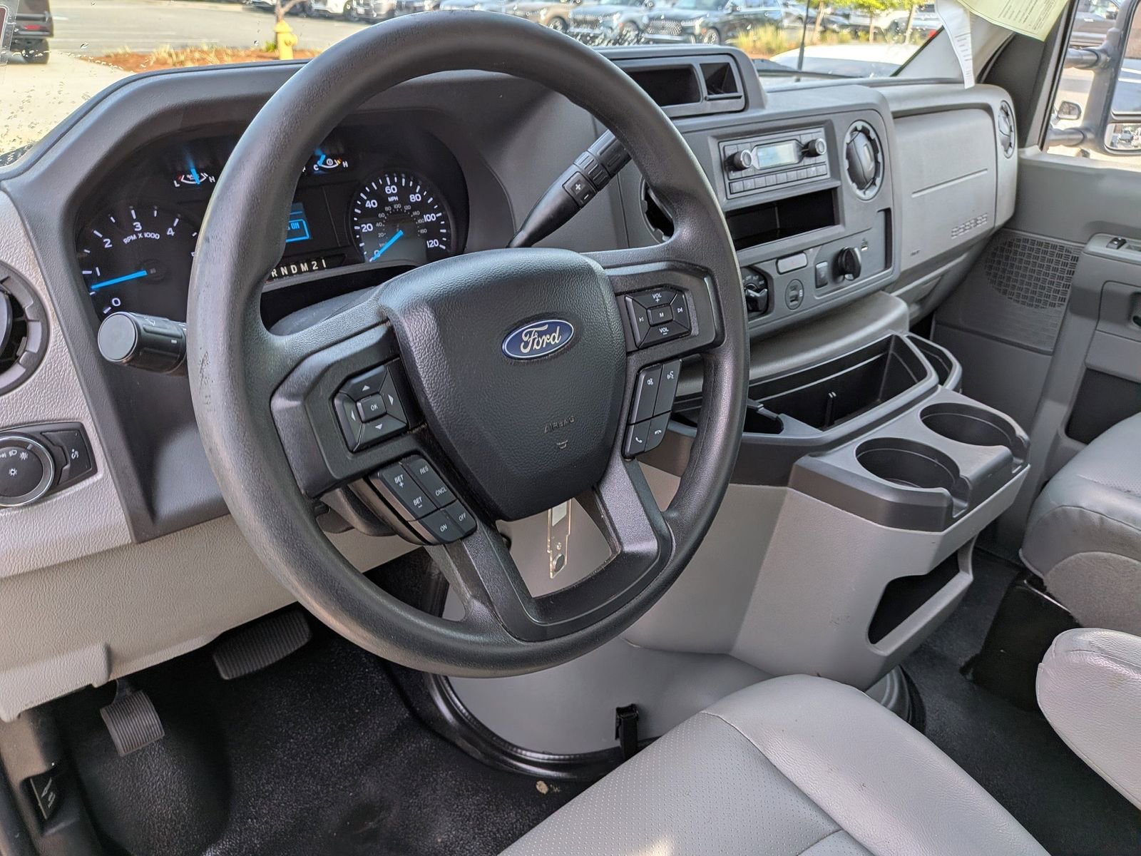 Certified 2023 Ford E-450 and Econoline 450 Super Duty w/ Power Windows & Locks Group image 9