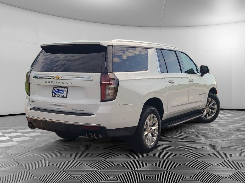 Used 2024 Chevrolet Suburban Premier AWD/4WD image 4