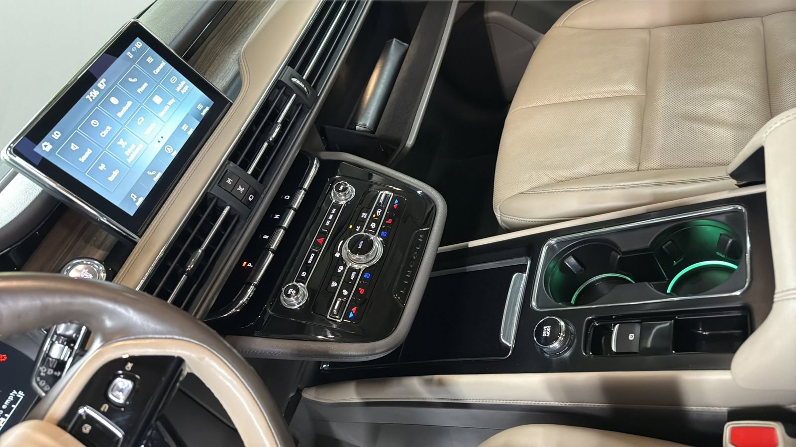 Certified 2022 Lincoln Corsair Reserve w/ Equipment Group 201A AWD/4WD image 19
