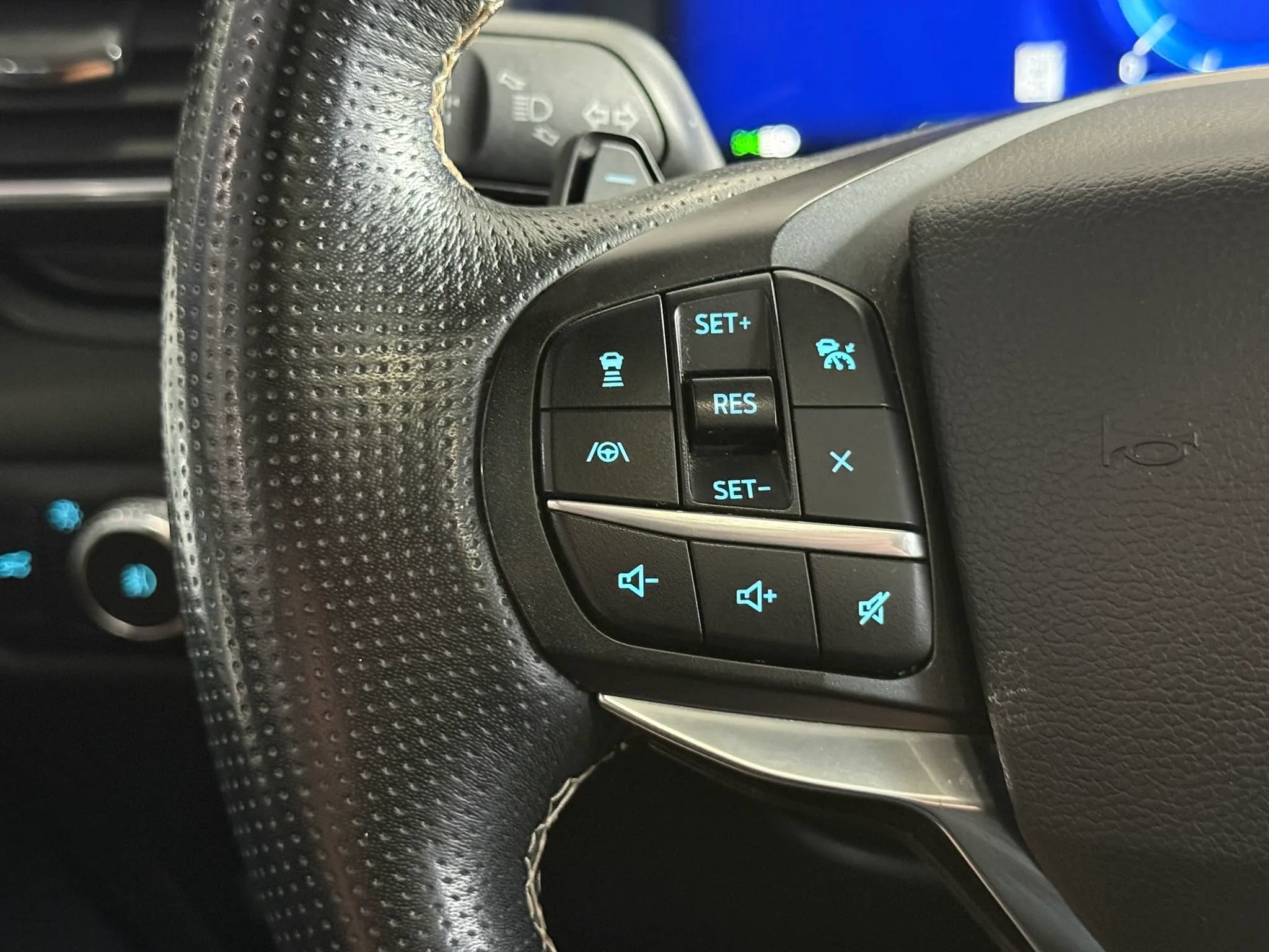 Used 2020 Ford Explorer ST AWD/4WD image 12
