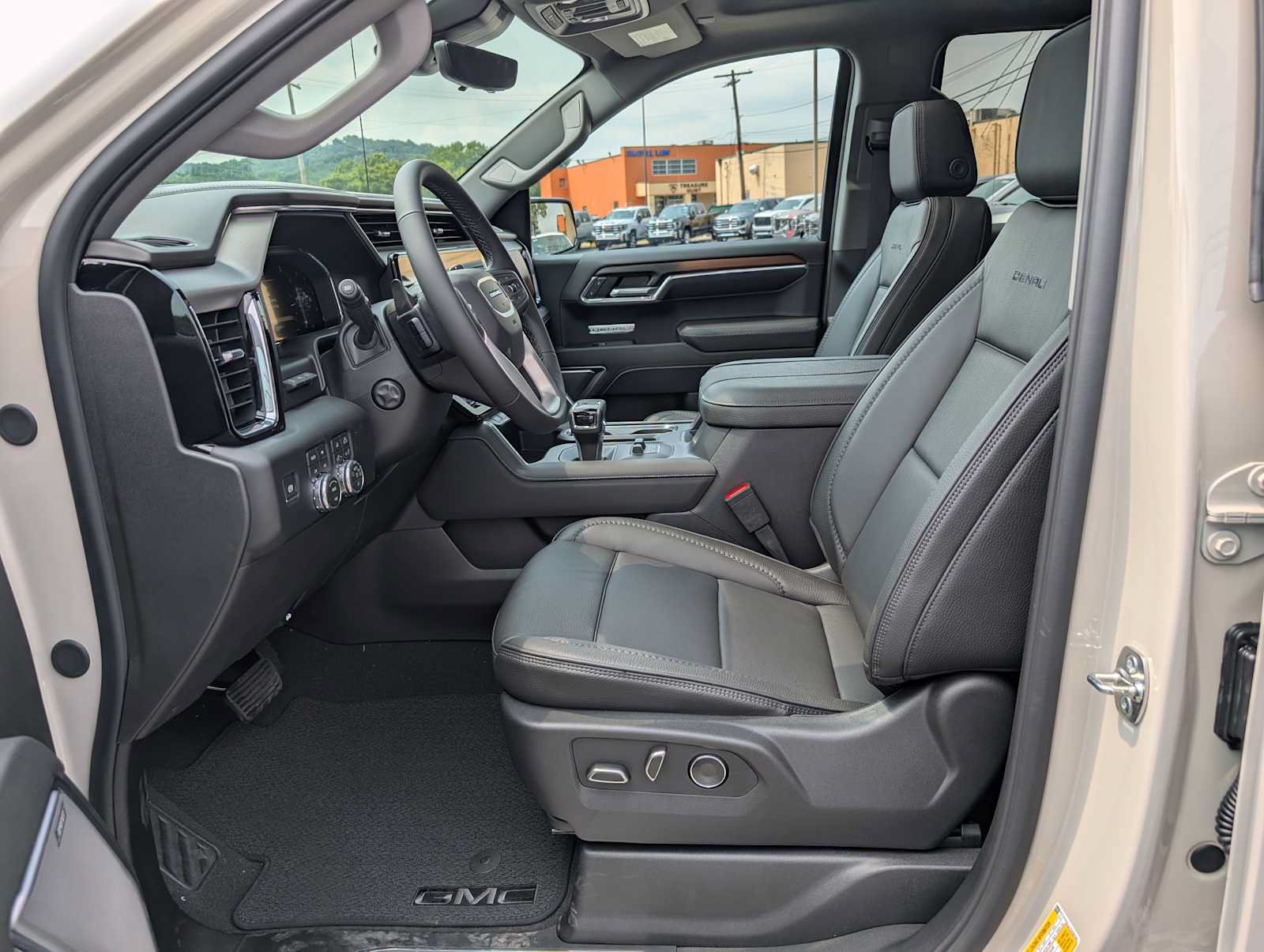 New 2026 GMC Sierra 1500 Denali w/ Technology Package AWD/4WD image 4