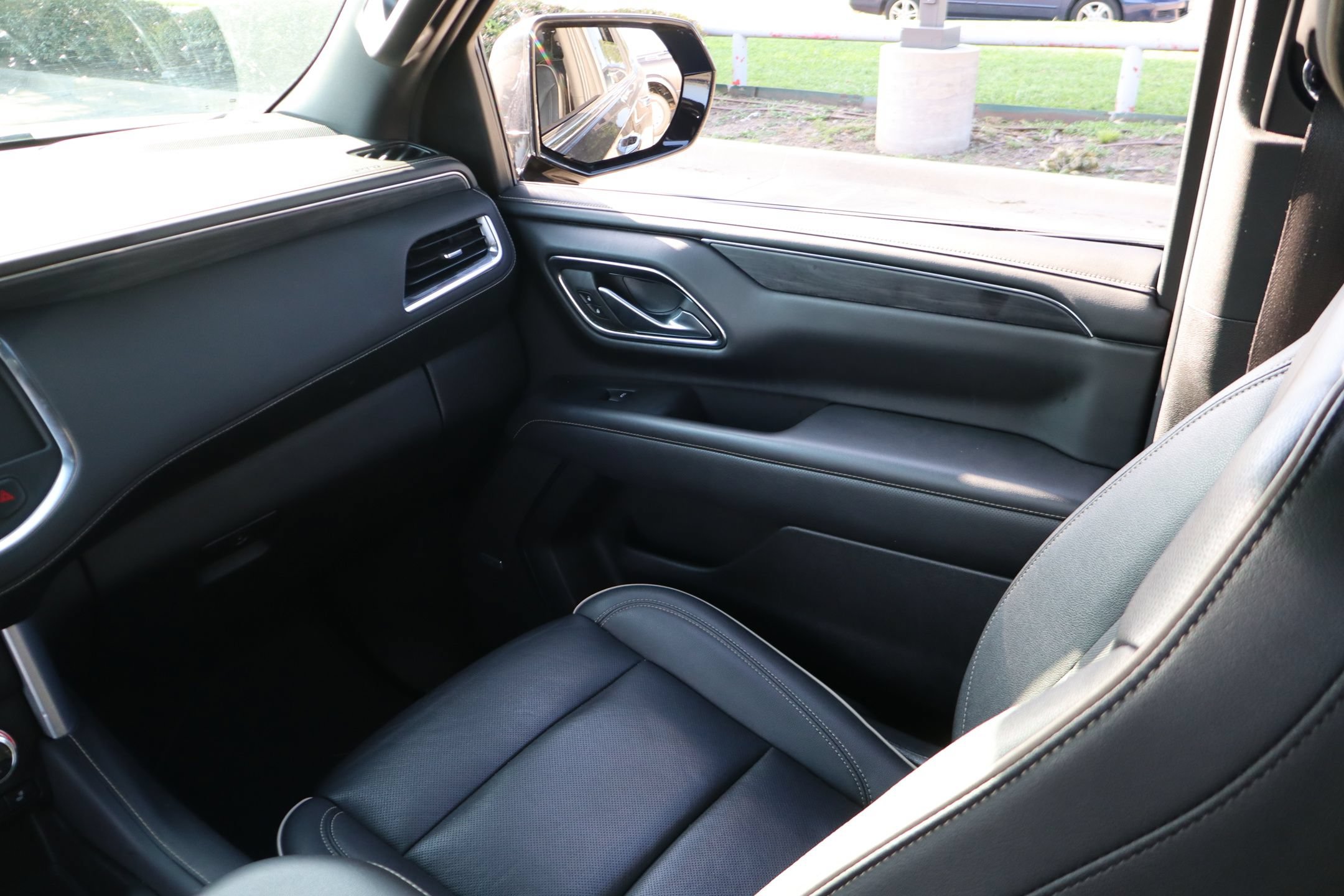 Used 2023 GMC Yukon SLT AWD/4WD image 21