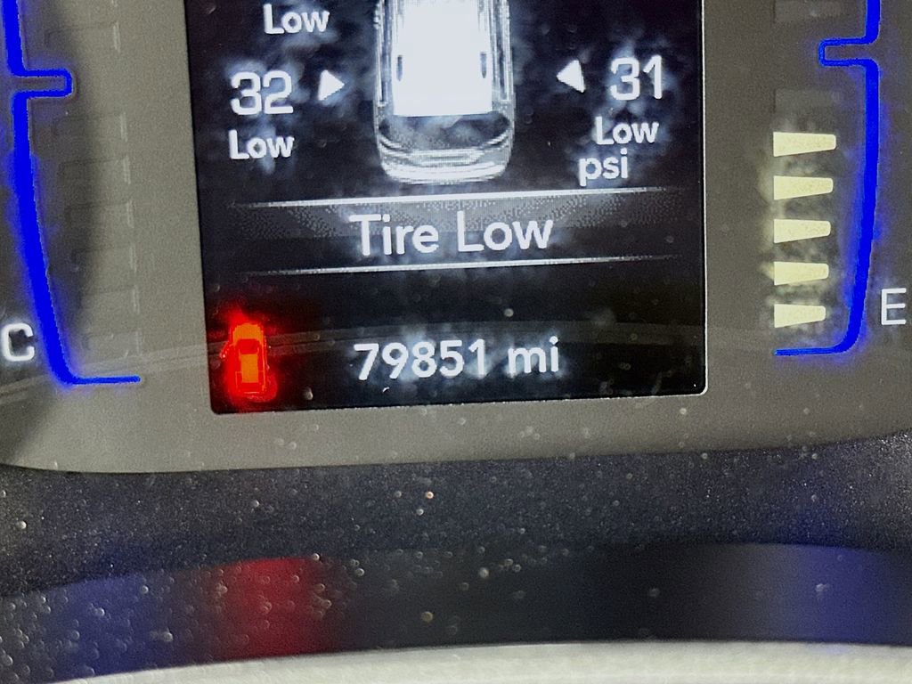 Used 2024 Chrysler Voyager LX FWD image 34