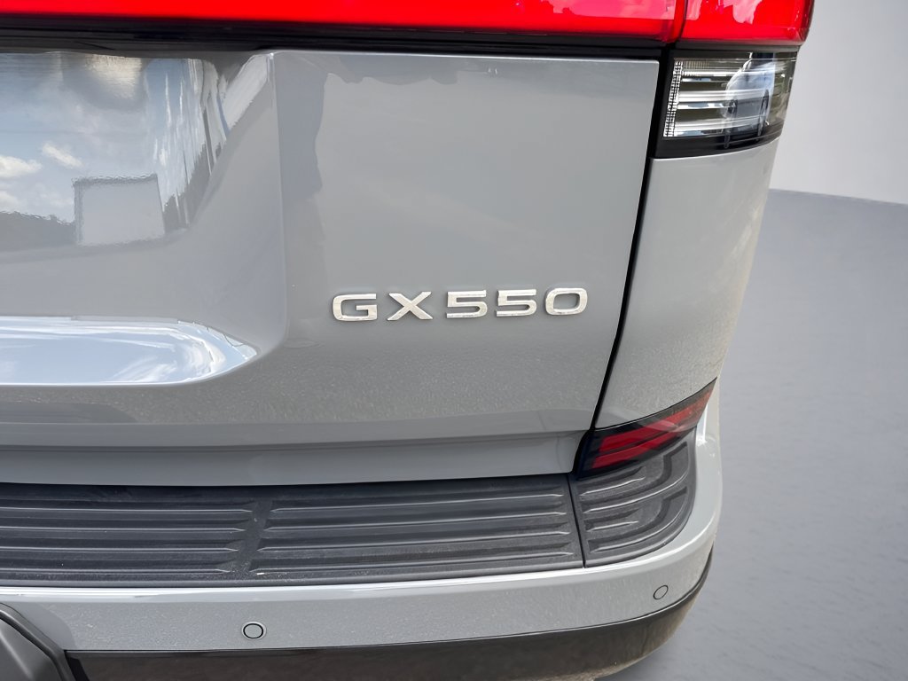 Used 2024 Lexus GX 550 w/ Accessory Package (2T) AWD/4WD image 39