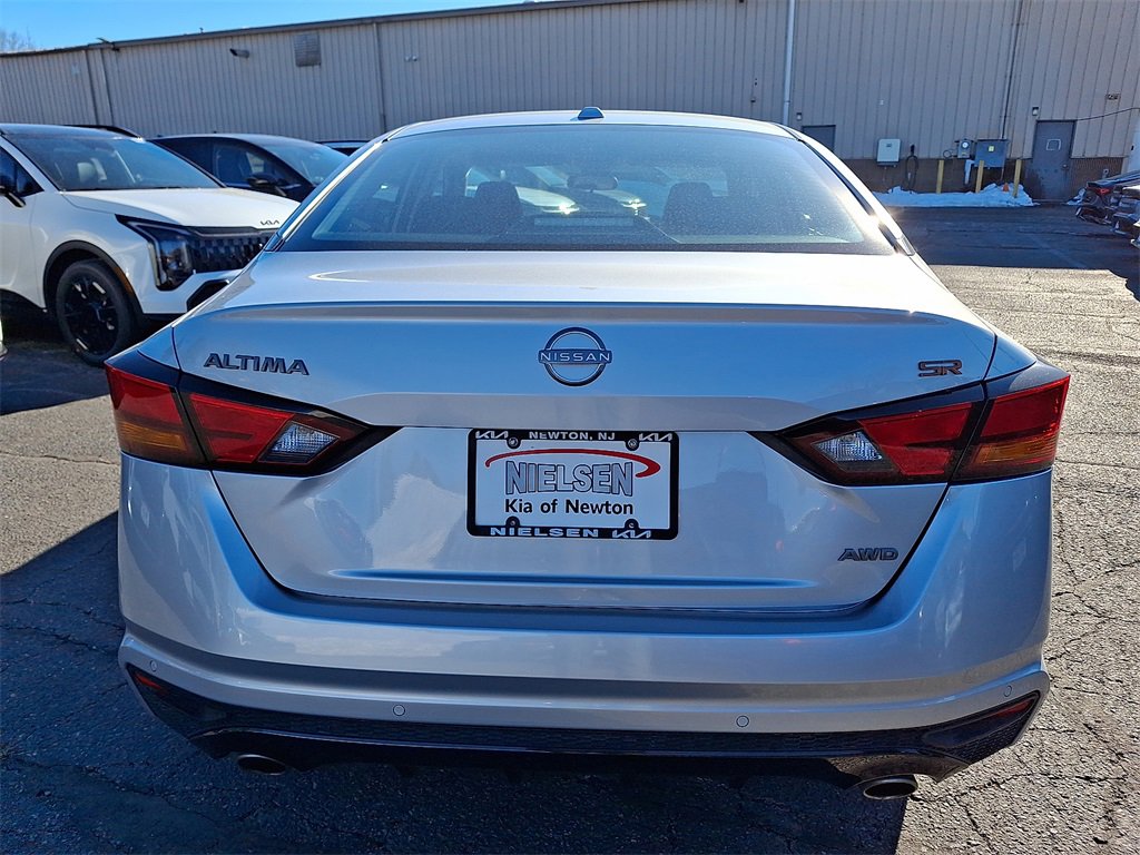 Used 2024 Nissan Altima 2.5 SR image 14