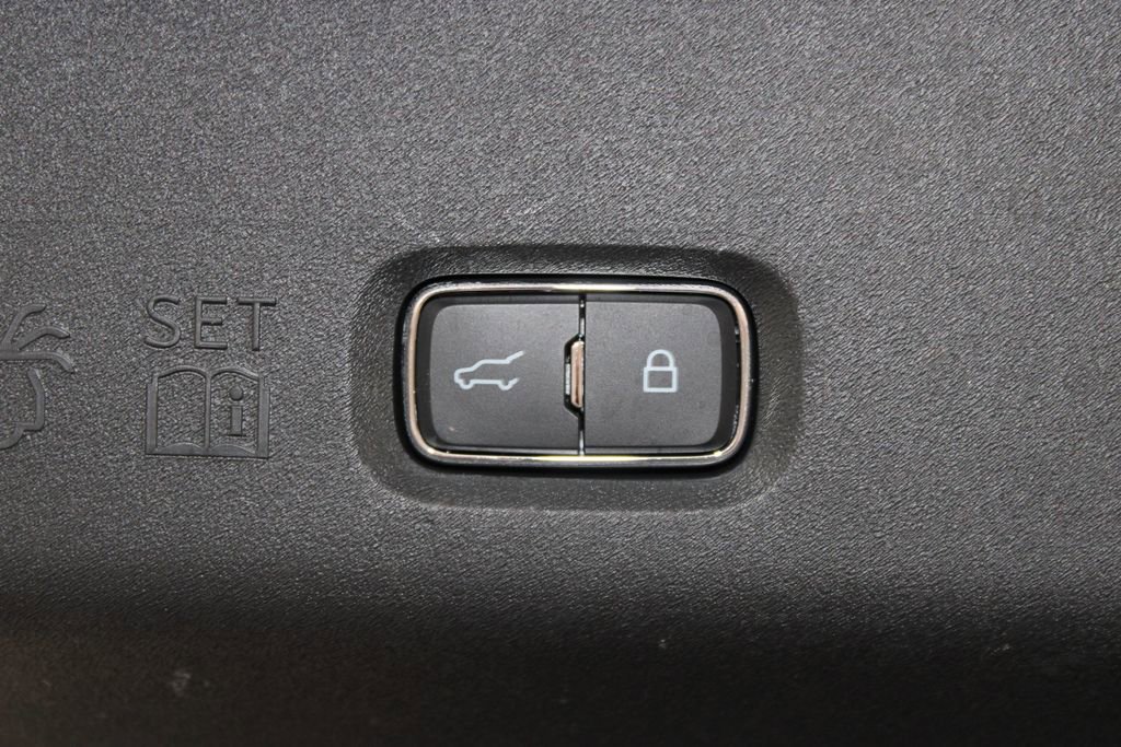 Used 2025 Ford Expedition Active image 17