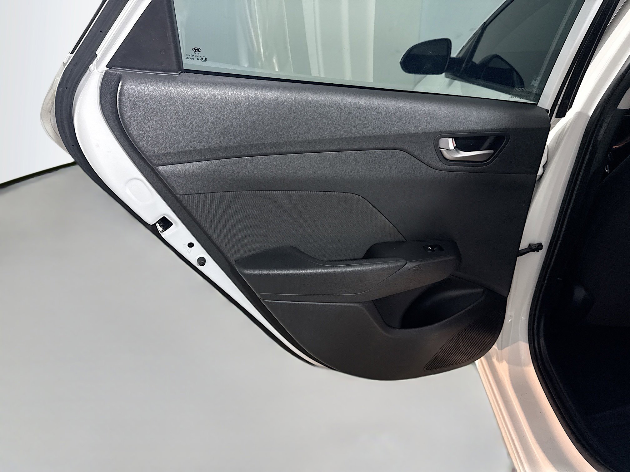 Used 2020 Hyundai Accent SE FWD image 25