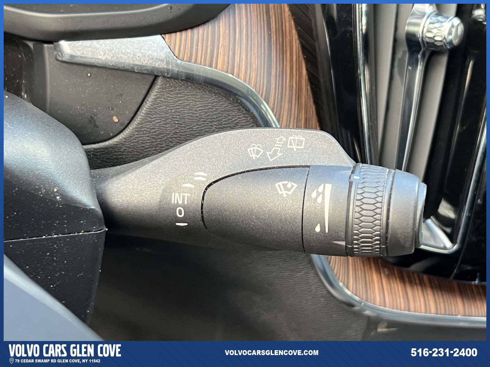 Used 2022 Volvo XC60 B5 Momentum w/ Climate Package image 24