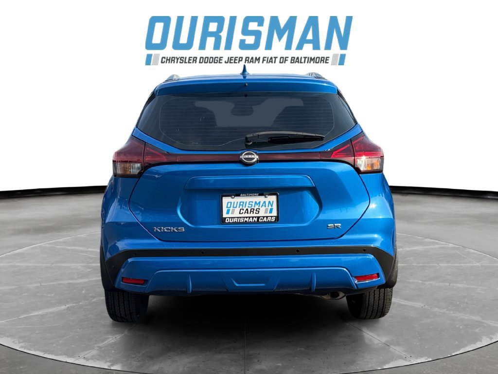 Used 2023 Nissan Kicks SR w/ SR Premium Package FWD image 5
