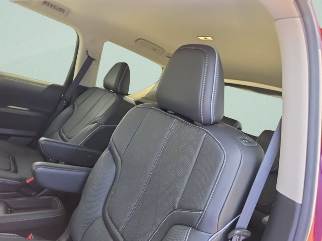 Used 2025 INFINITI QX80 Sensory AWD/4WD image 23