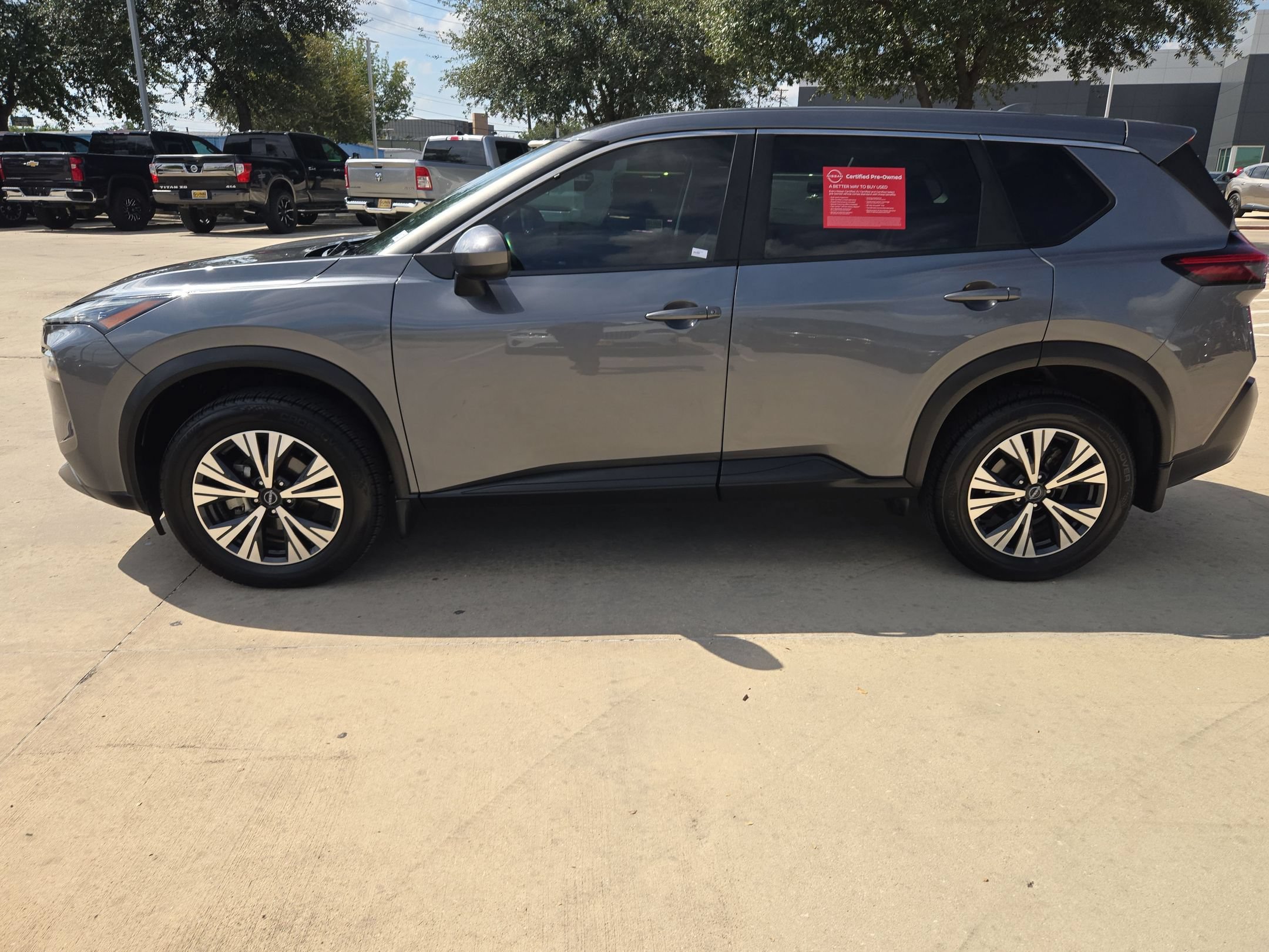 Used 2023 Nissan Rogue SV FWD image 6