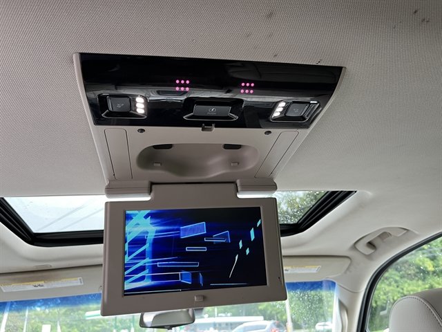 Used 2020 Cadillac Escalade Premium Luxury AWD/4WD image 35