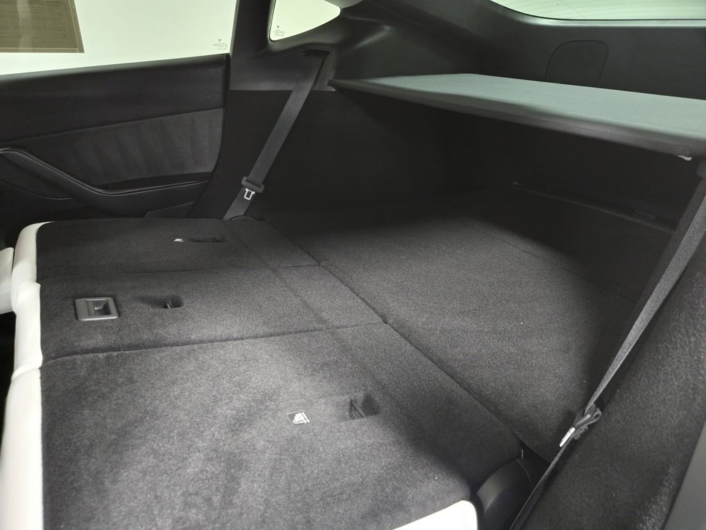 Used 2023 Tesla Model Y Long Range image 38