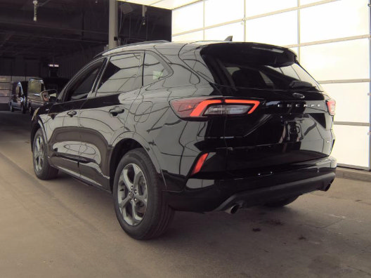 Used 2023 Ford Escape ST-Line w/ Tech Pack #1 AWD/4WD image 4