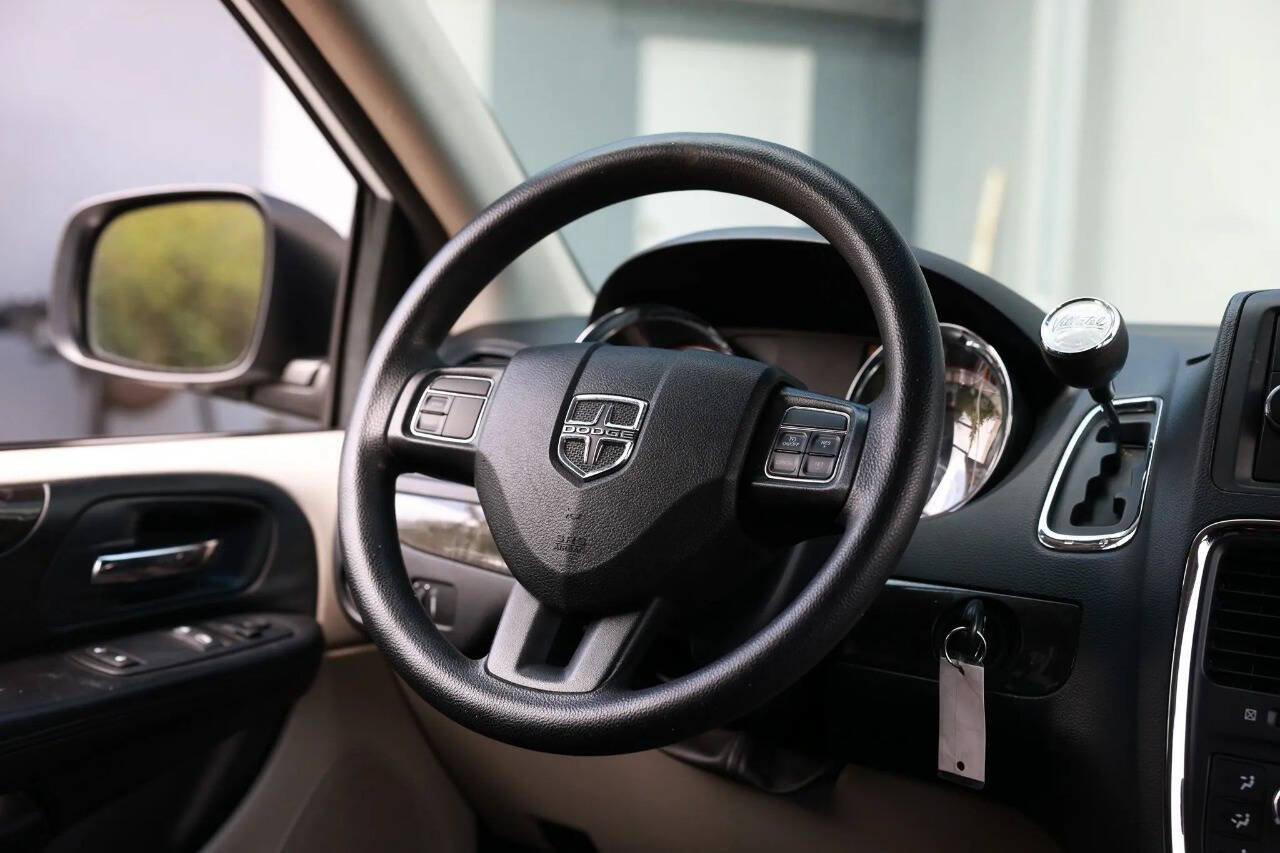 Used 2014 Dodge Grand Caravan SE w/ Quick Order Package 29E SE FWD image 40