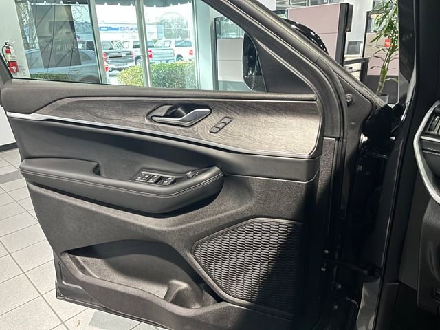 Used 2025 Jeep Grand Cherokee L Limited image 28