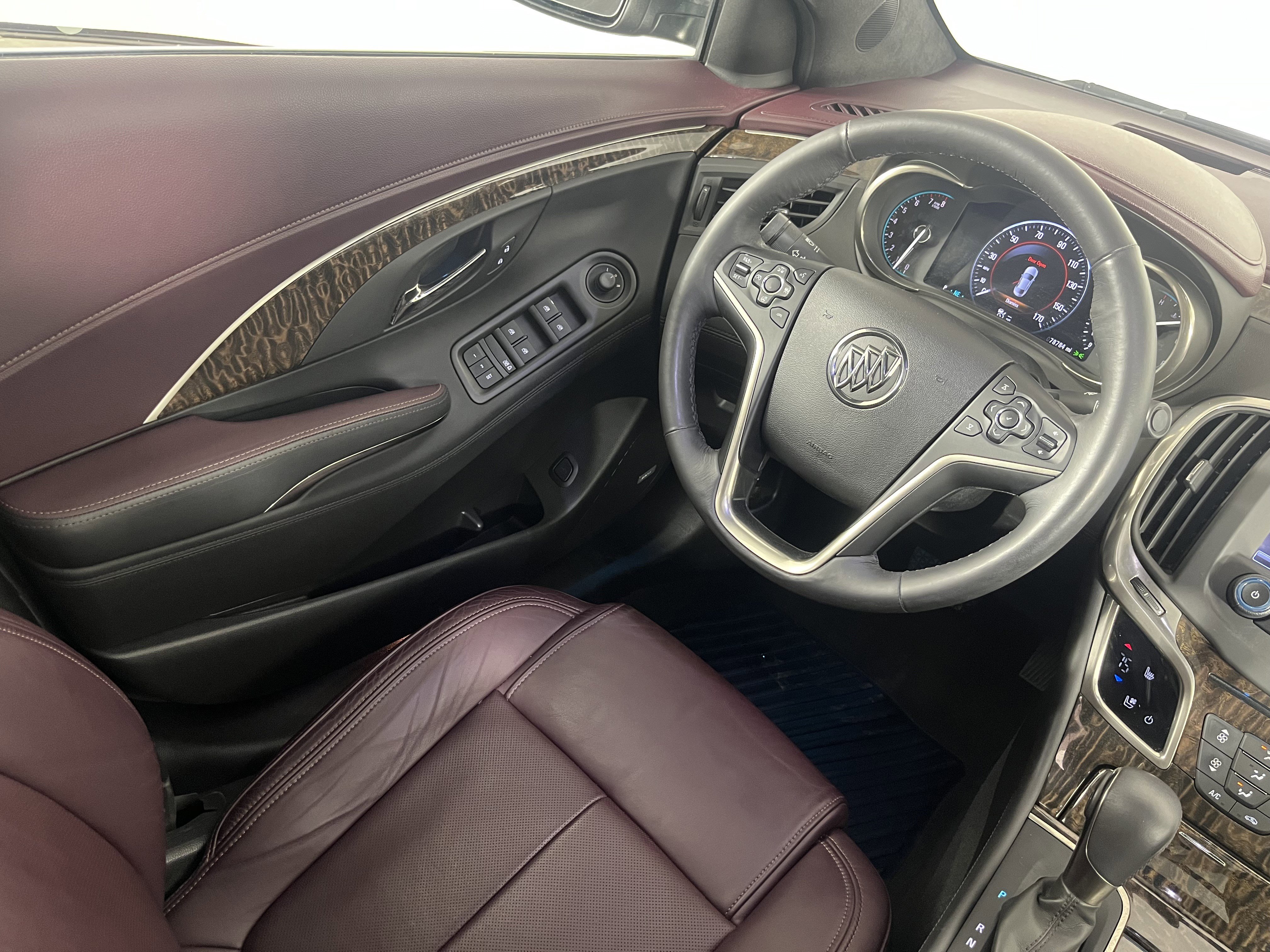 Used 2014 Buick LaCrosse Premium w/ Ultra Luxury Package image 9