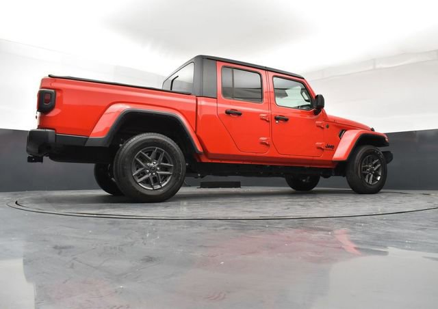 Used 2024 Jeep Gladiator Sport image 24