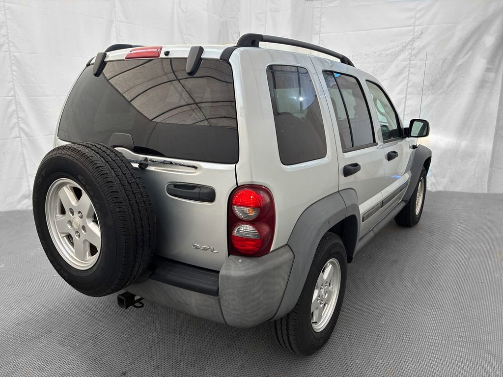 Used 2007 Jeep Liberty Sport AWD/4WD image 6