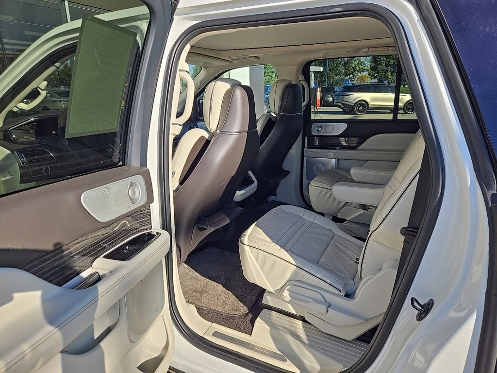 Used 2022 Lincoln Navigator L Black Label AWD/4WD image 17