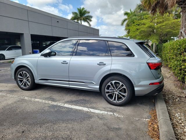 Certified 2025 Audi Q7 2.0T Premium Plus image 3
