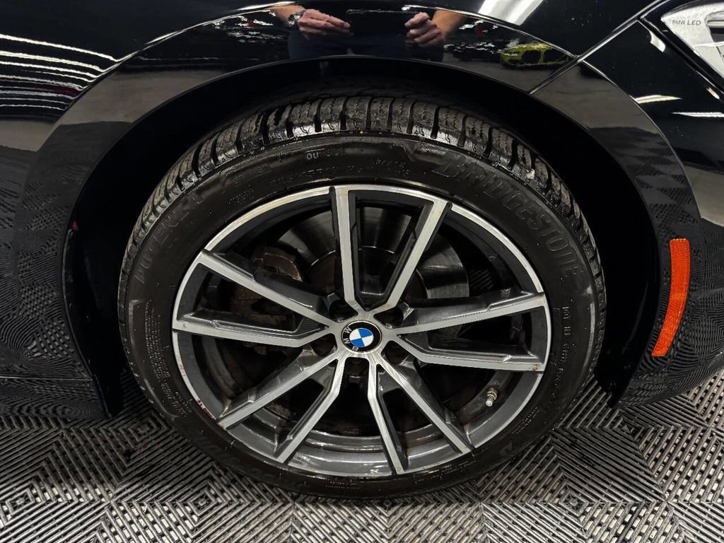 Used 2021 BMW 330i Sedan w/ Premium Package image 18