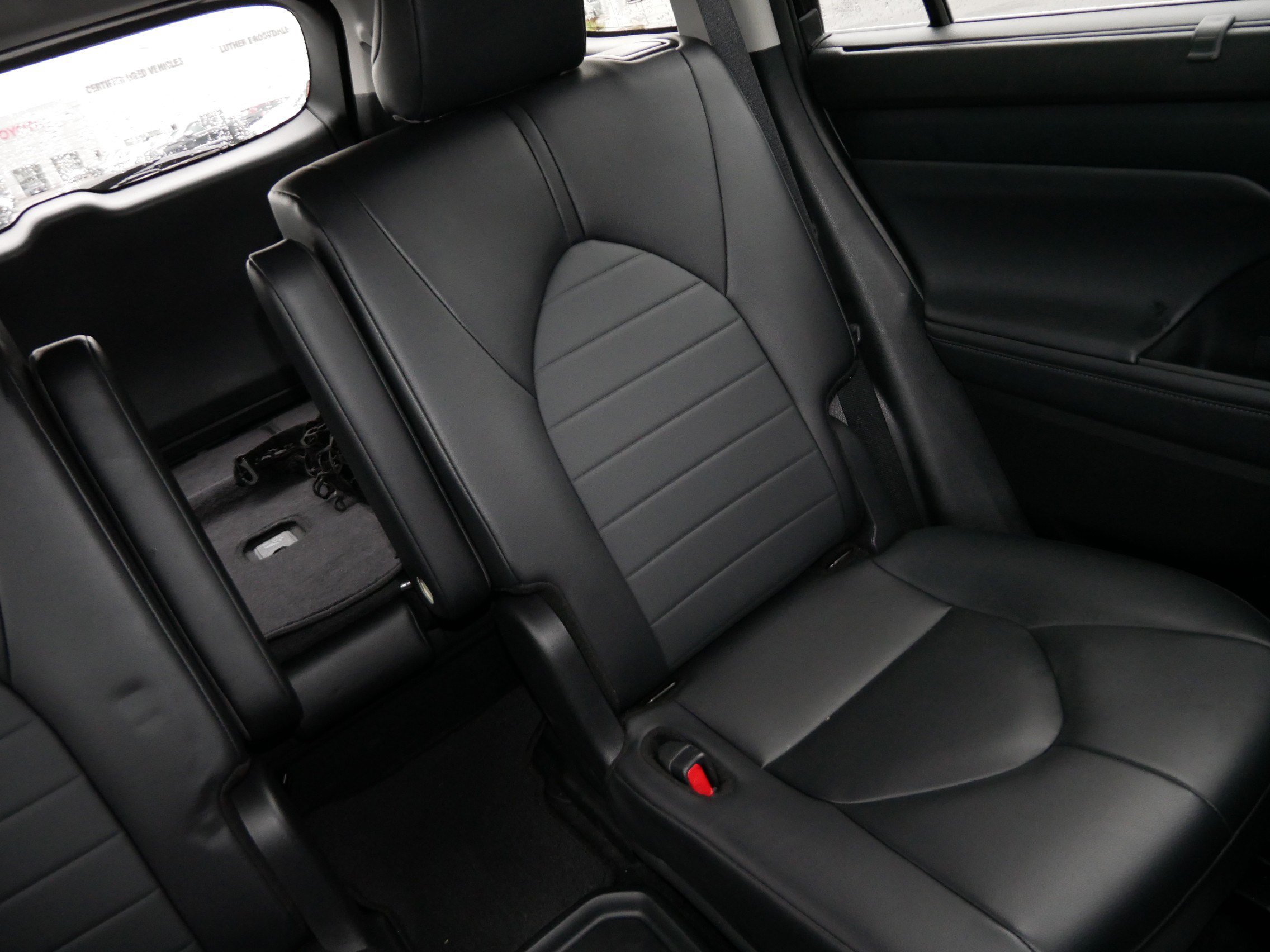 Used 2024 Toyota Highlander XLE AWD/4WD image 14
