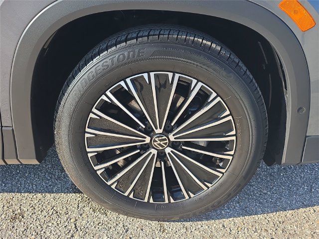 Certified 2026 Volkswagen Tiguan S FWD image 8