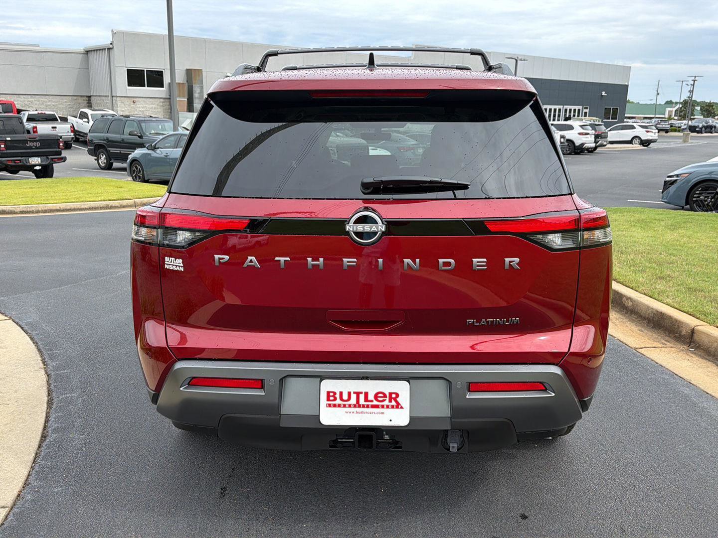 New 2026 Nissan Pathfinder Platinum w/ Cargo Package FWD image 5