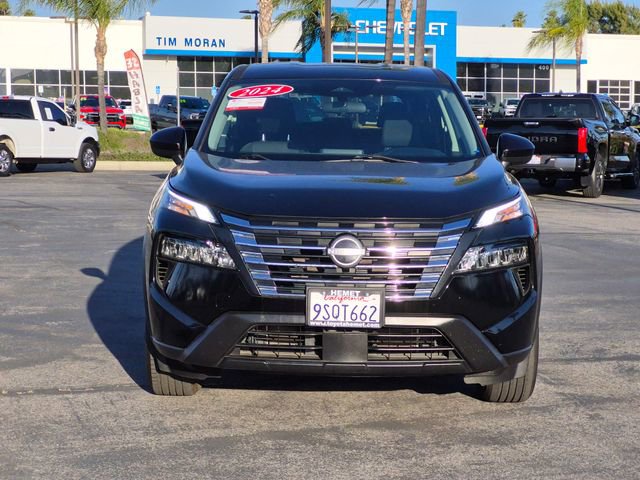 Used 2024 Nissan Rogue SV FWD image 2