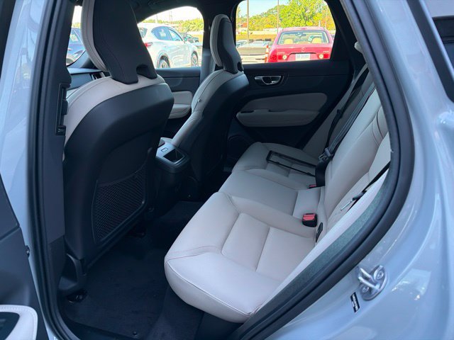 New 2027 Volvo XC60 B5 Core AWD/4WD image 7