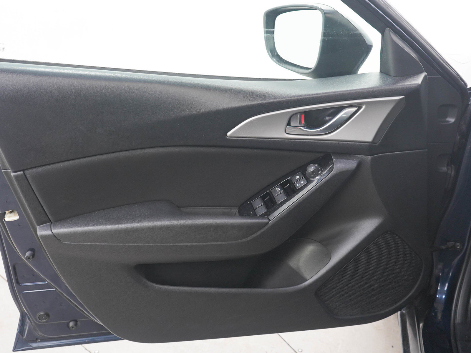Used 2017 MAZDA MAZDA3 Sport FWD image 19