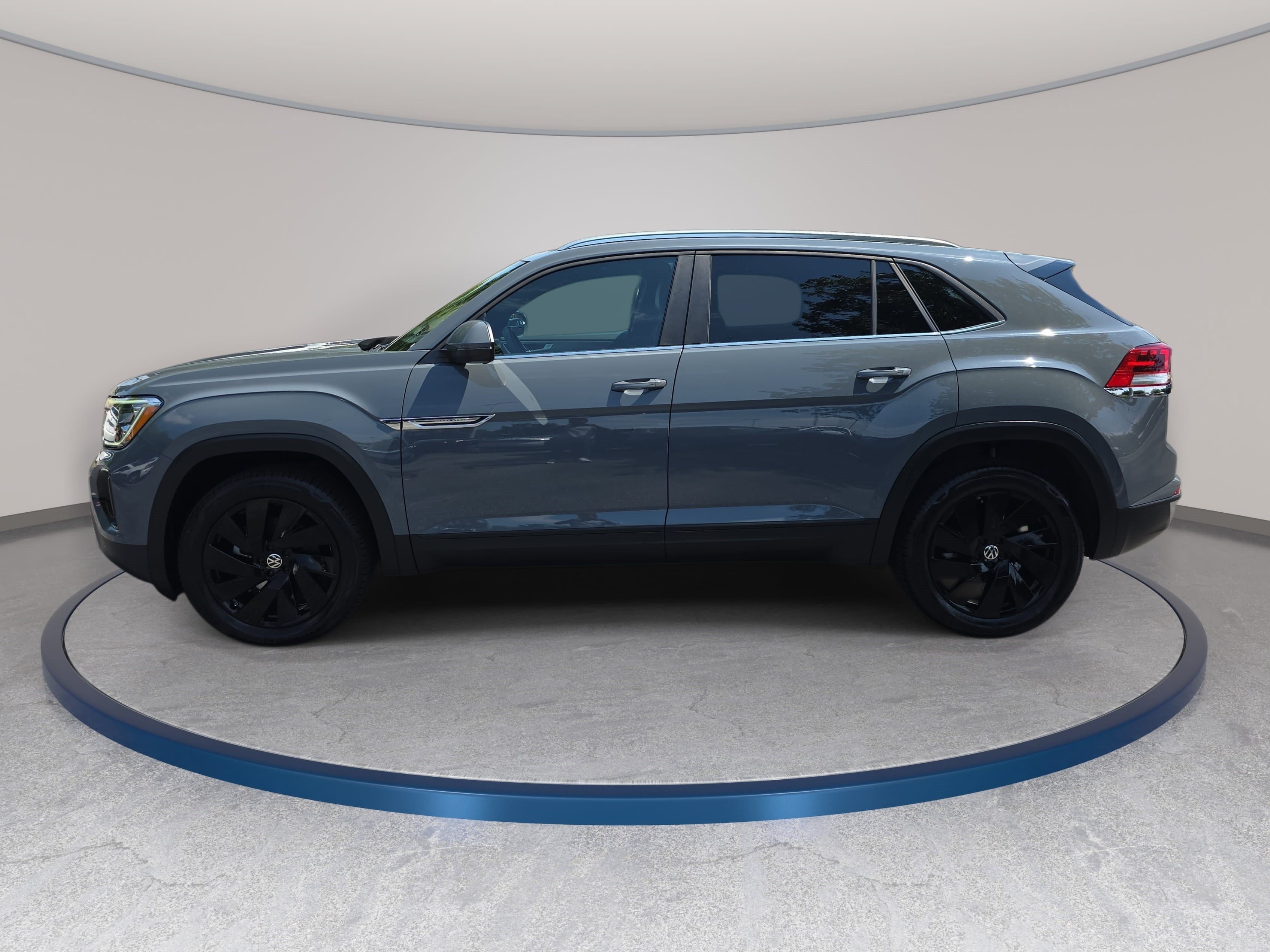 Used 2024 Volkswagen Atlas Cross Sport SE FWD image 8