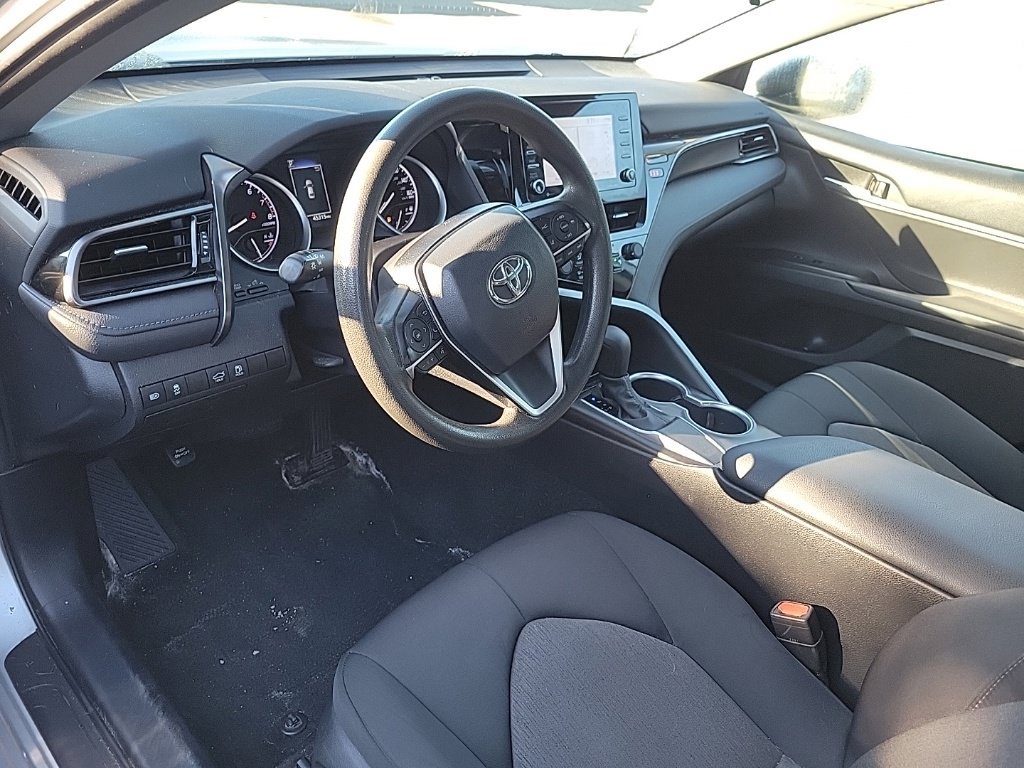 Used 2021 Toyota Camry LE w/ Carpet Mat Package (TMS) FWD image 7