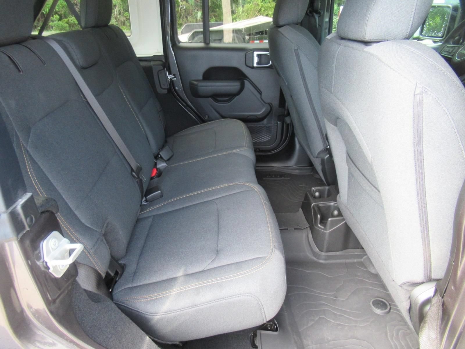 Used 2024 Jeep Wrangler Unlimited Sport AWD/4WD image 33