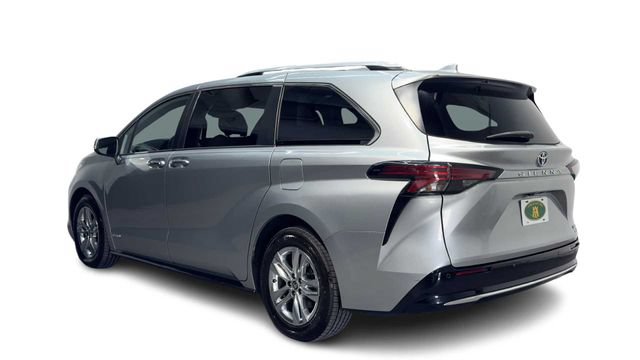 Used 2021 Toyota Sienna Limited FWD image 4