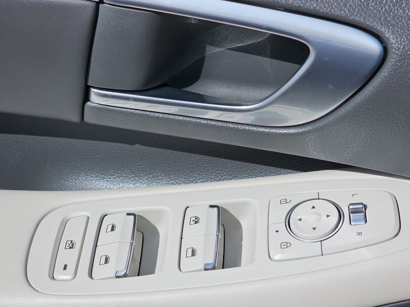 Used 2023 Hyundai Sonata Blue image 28