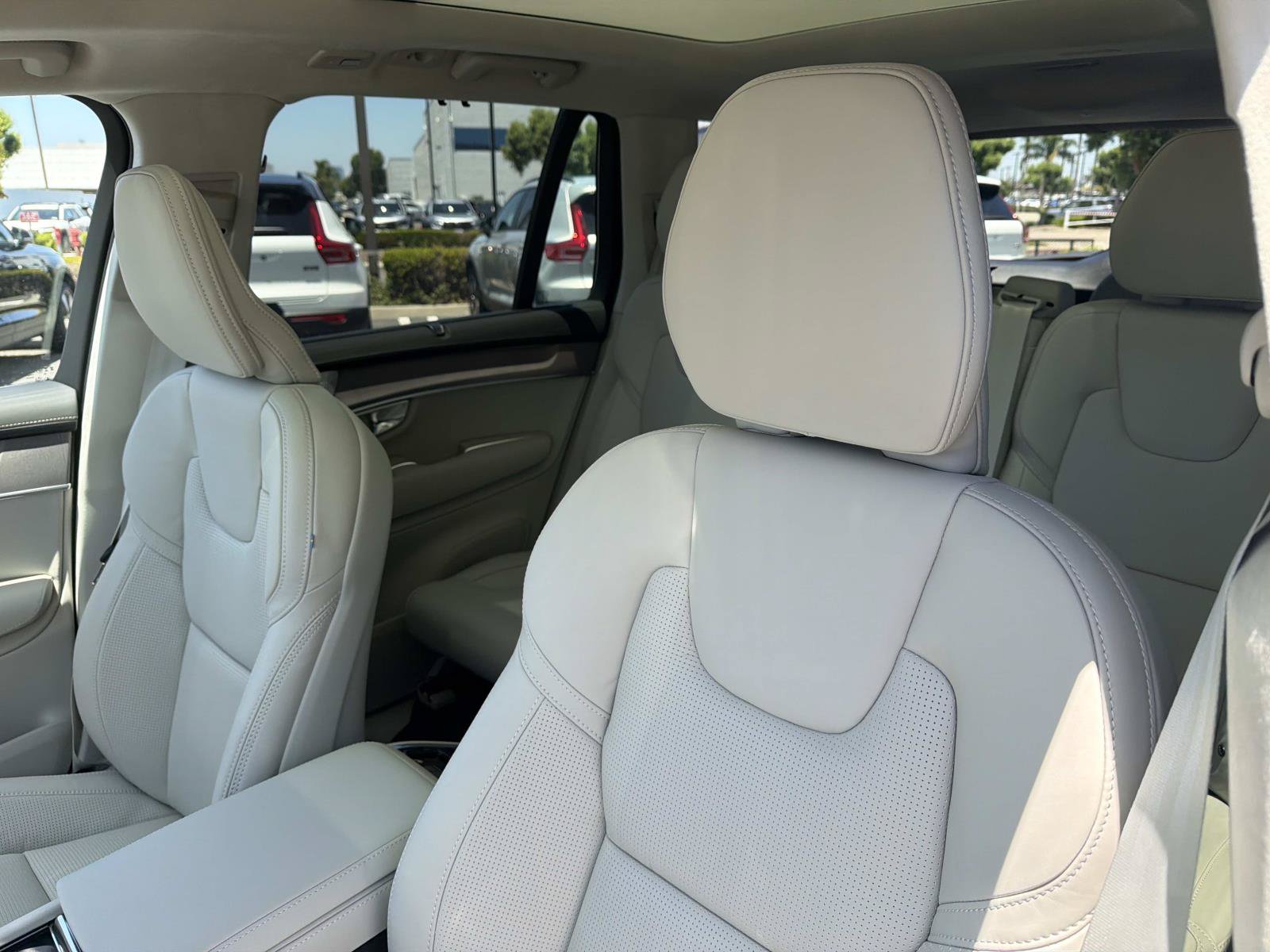 New 2026 Volvo XC90 T8 Ultra w/ Lounge Package AWD/4WD image 15