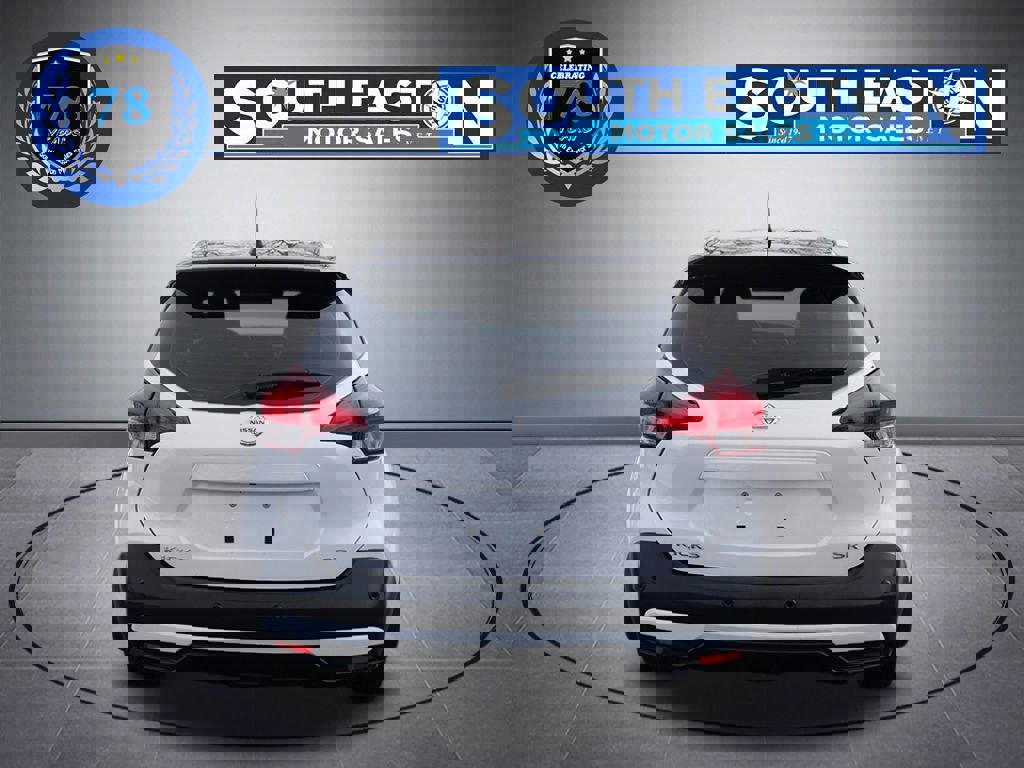 Used 2020 Nissan Kicks SR w/ SR Premium Package image 4